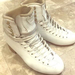Skating boots